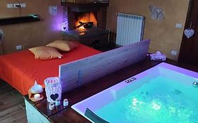 Countryside Hot & Romantic Room